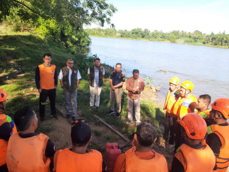 TRC BPBD Kampar Lakukan Pelatihan Penggunaan Perlatan Penyelamatan dan Pengoperasian Perahu Sungai Kampar