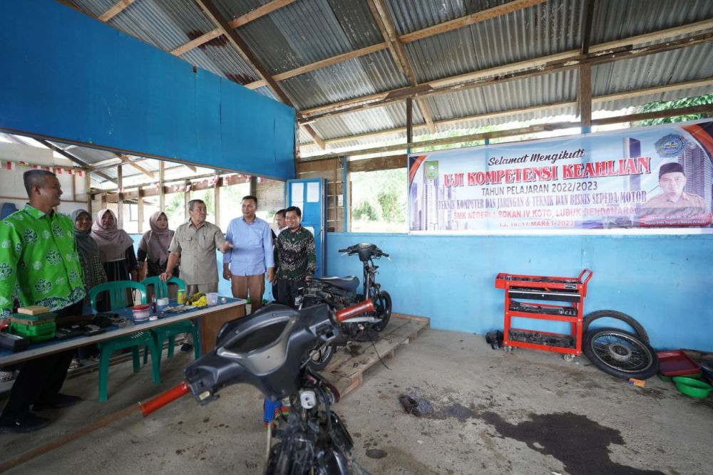 Tinjau SMKN 1 Rokan IV Koto, Gubernur Riau akan Lengkapi Kebutuhan Sekolah