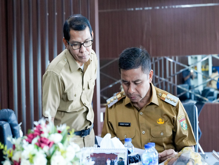 Bupati Kampar Ahmad Yuzar Pimpin Langsung Rapat TAPD Bahas Rekofusing Anggaran untuk Prioritas Pembangunan dan Penyelesaian Tunda Bayar
